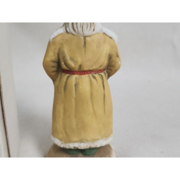 Heilig-Meyers Santa from around the world Russia 1903 Christmas Figurine - Picture 6 of 8